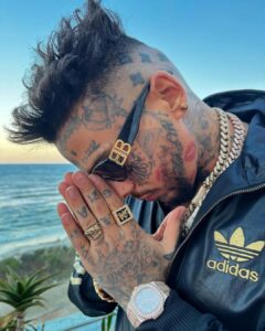 رغم أن لي جنسيات أخرى… إلا أني تونسي”: رسالة مؤثرة من سواغ مان تثير الجدل SaveGram.App_640294334_18562942171013507_1256622491679447139_n