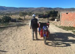 قافلة الخير تحطّ رحالها بحاسي الفريد: شبكة غصن الزيتون توزّع سلال رمضان وتُهدي “توك توك” لشاب مبتور الساق