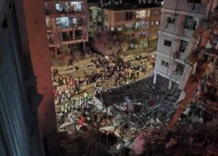 جنّ جنون العقيدة الإيرانية: صاروخ باليستي يدمّر حيًا كاملًا في عراد ويخلّف قتلى ومصابين